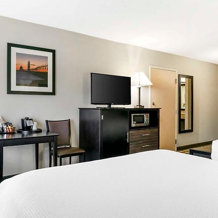 Best Western Beacon Inn Grand Haven Buitenkant foto