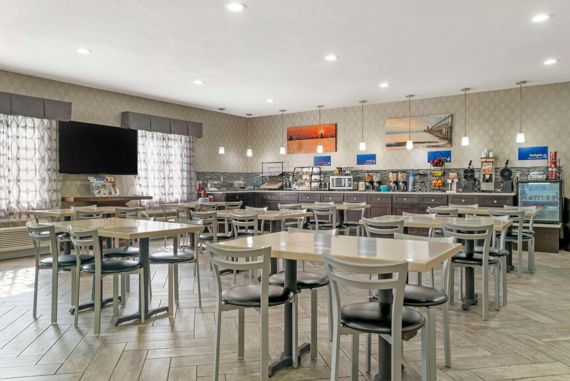 Best Western Beacon Inn Grand Haven Buitenkant foto