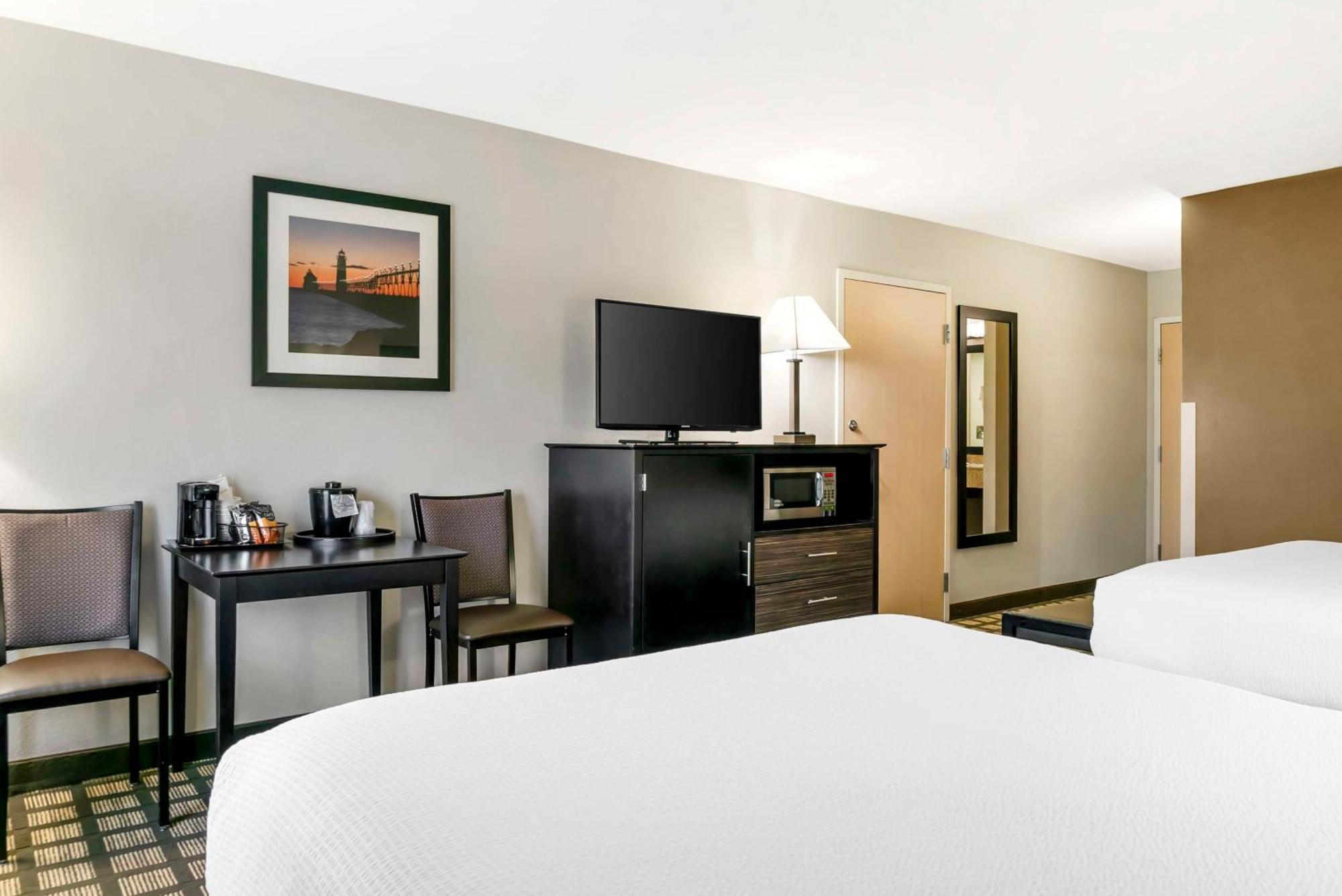 Best Western Beacon Inn Grand Haven Buitenkant foto