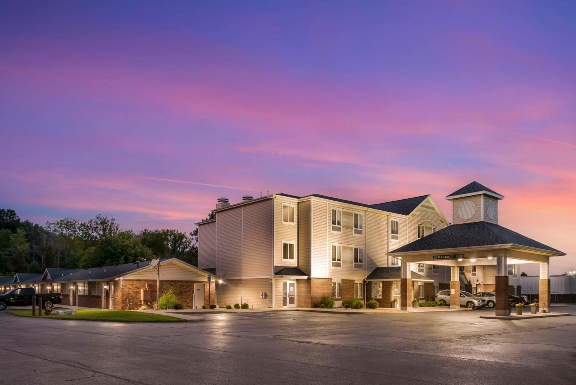 Best Western Beacon Inn Grand Haven Buitenkant foto
