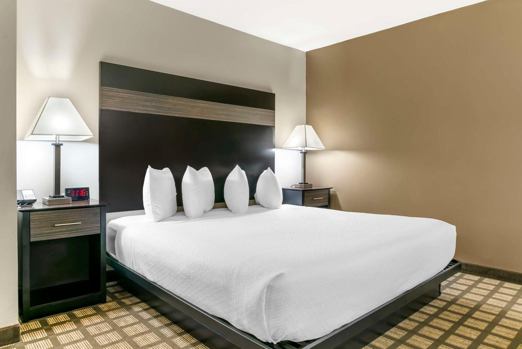 Best Western Beacon Inn Grand Haven Buitenkant foto